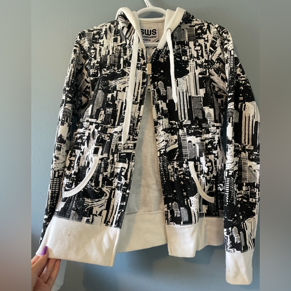 🔥3/$25🔥 Double zip graphic hoodie